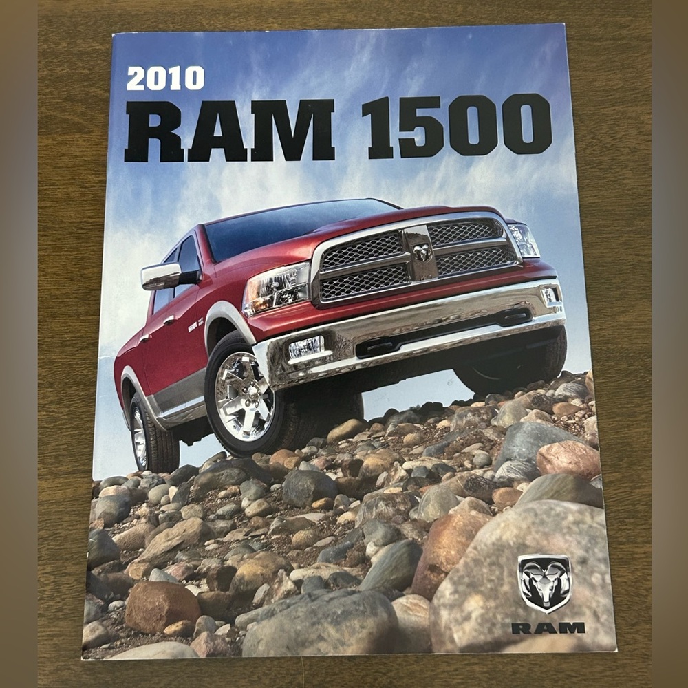 2010 DODGE RAM 1500 PICKUP TRUCK DEALERSHIP SALES BROCHURE BOOKLET